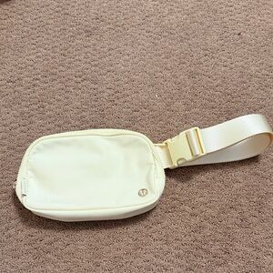 Lululemon Athletica Everywhere Belt Bag 1L